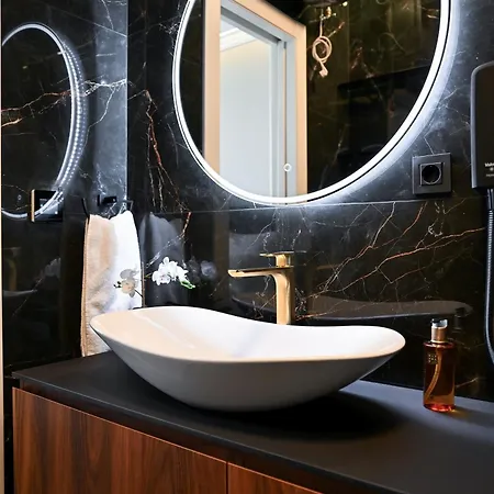 Luxury Iva بيت ضيافة