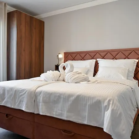 Luxury Iva بيت ضيافة زادار