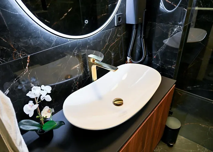 Luxury Rooms By Iva 3*