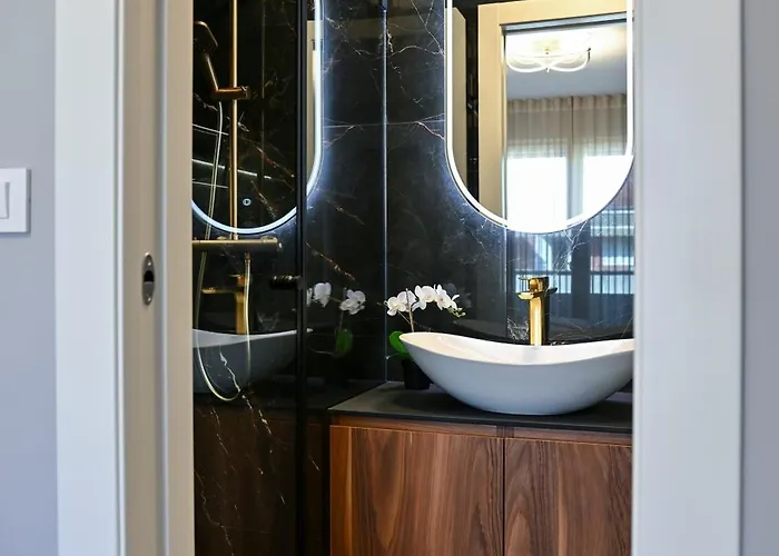 Luxury Iva 3* زادار